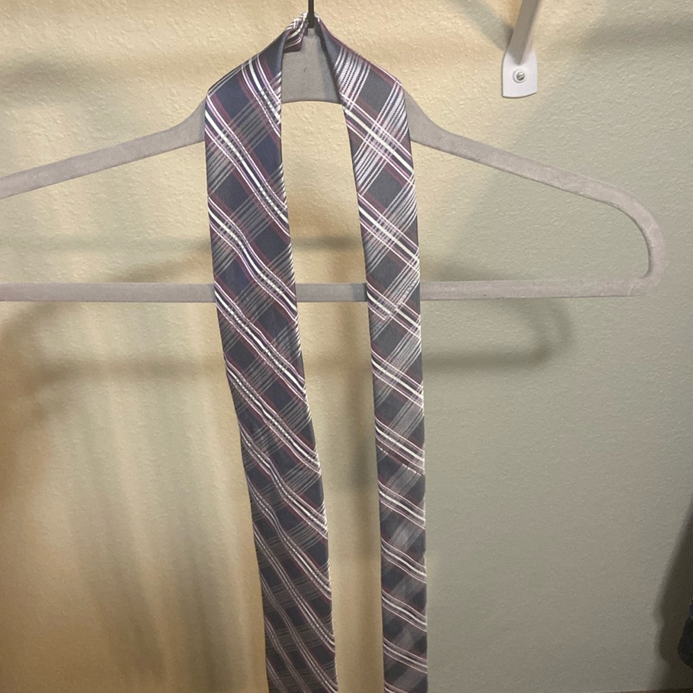 Dress clothes tie